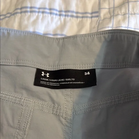 UNDER ARMOUR SIZE 34 Men's Gray Cargo Shorts: EXCELLENT CONDITION - Picture 2 of 3